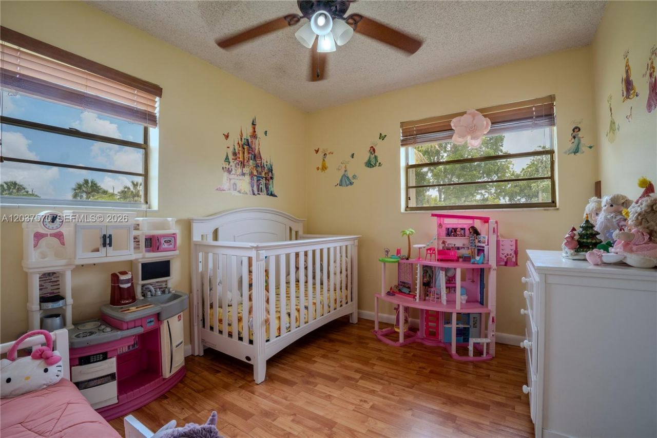 7899 NW 174th Ter, Hialeah, FL 33015 Photo