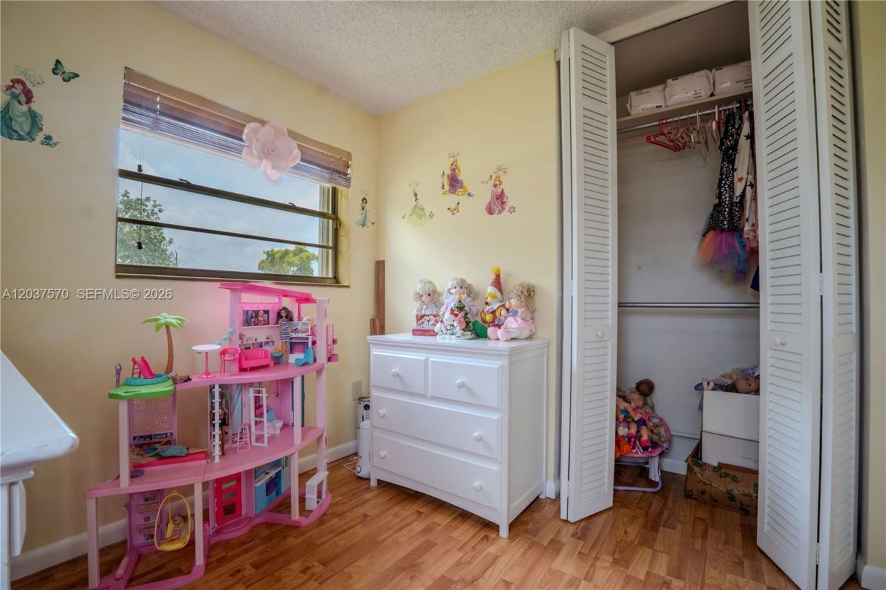 7899 NW 174th Ter, Hialeah, FL 33015 Photo