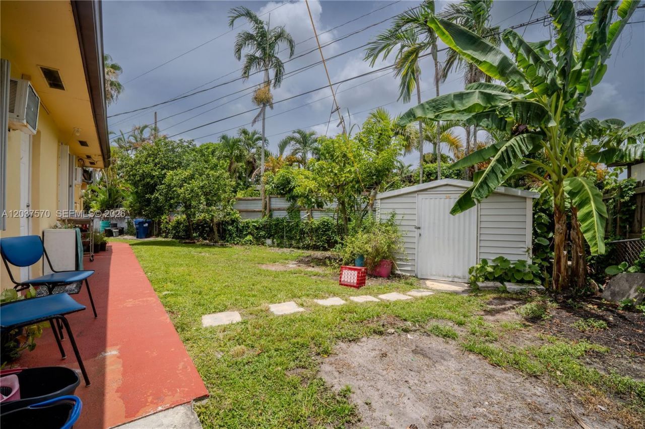 7899 NW 174th Ter, Hialeah, FL 33015 Photo