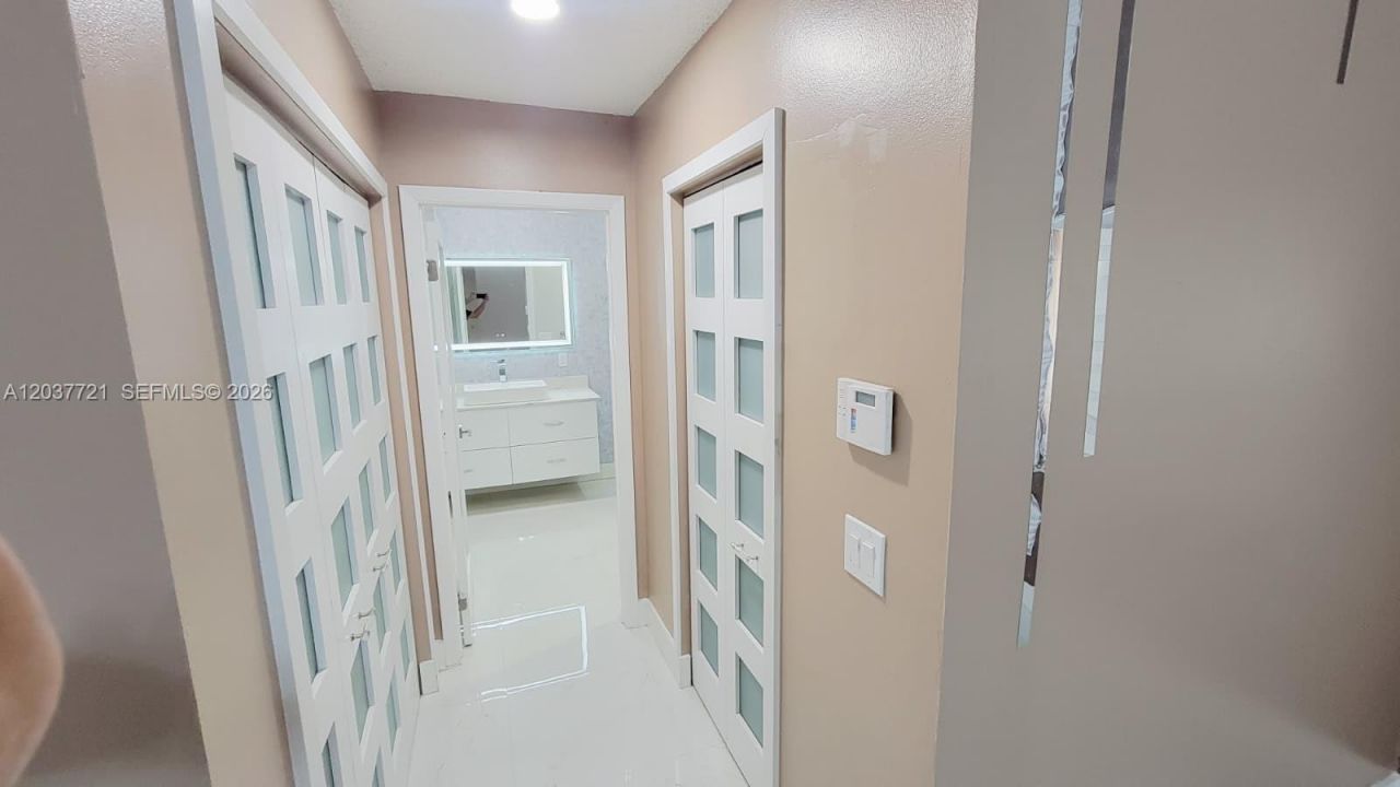1421 SW 104th Ave, Pembroke Pines, FL 33025 Photo