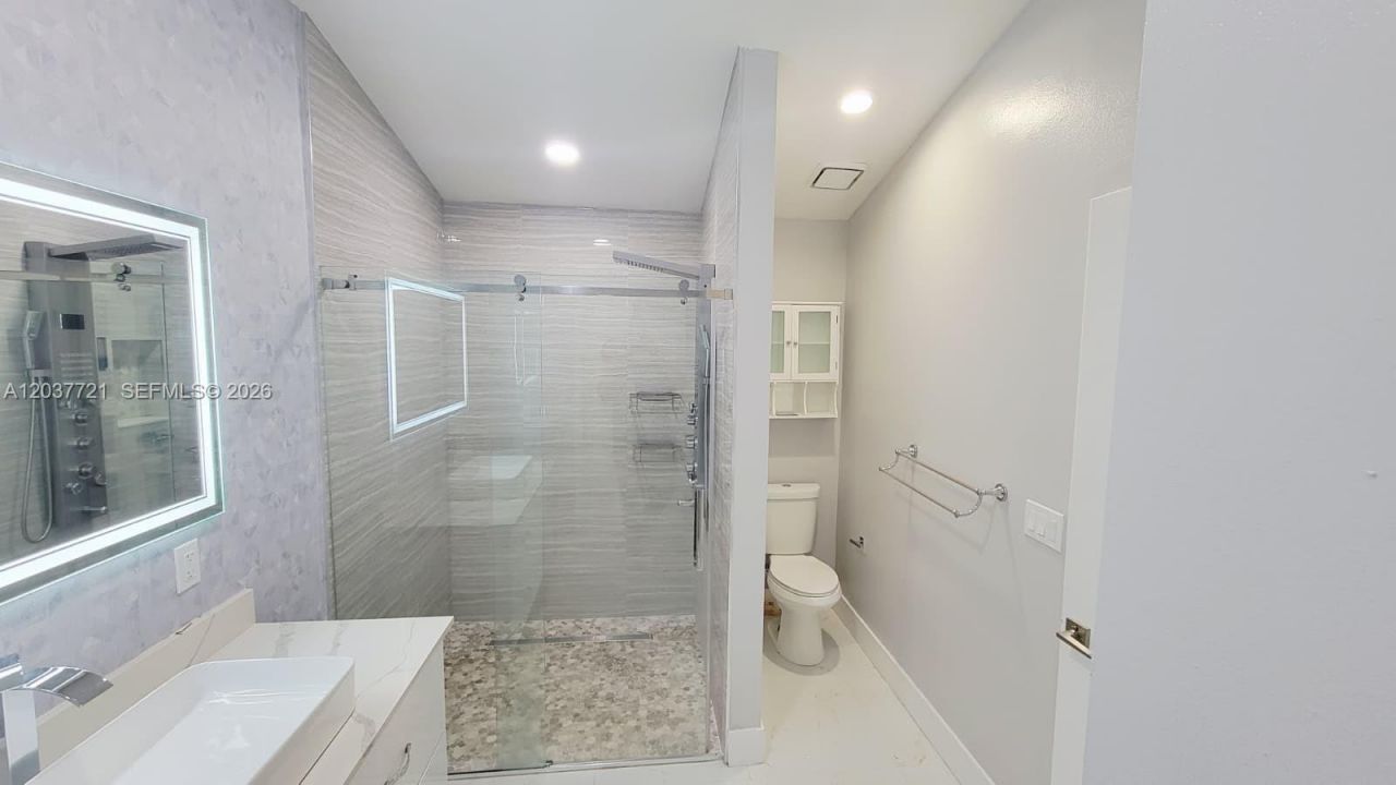 1421 SW 104th Ave, Pembroke Pines, FL 33025 Photo