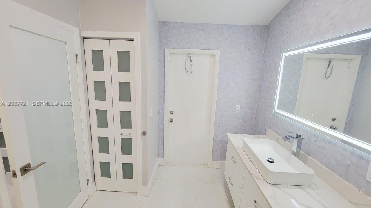 1421 SW 104th Ave, Pembroke Pines, FL 33025 Photo