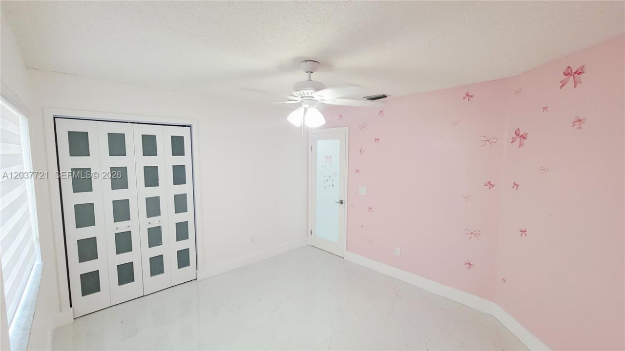 1421 SW 104th Ave, Pembroke Pines, FL 33025 Photo