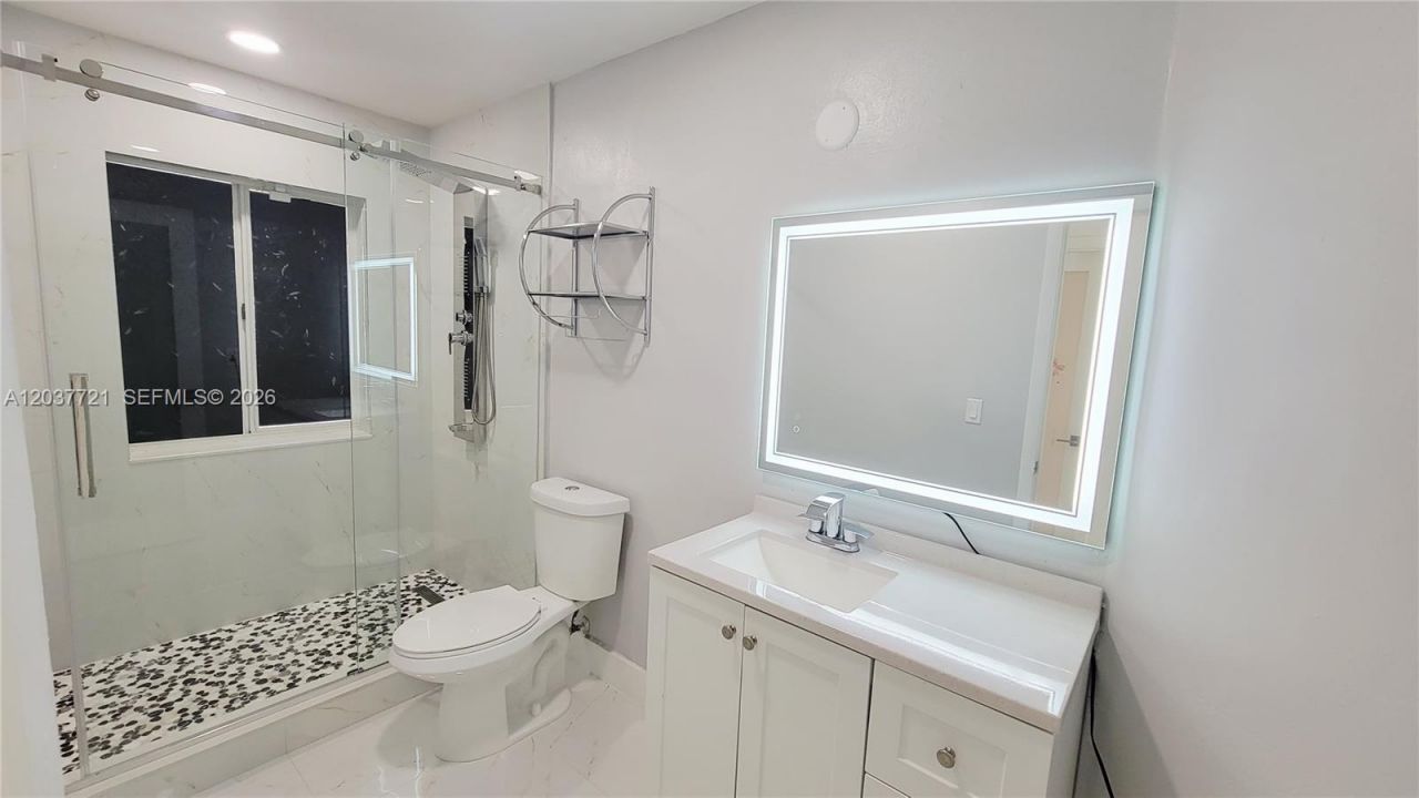 1421 SW 104th Ave, Pembroke Pines, FL 33025 Photo