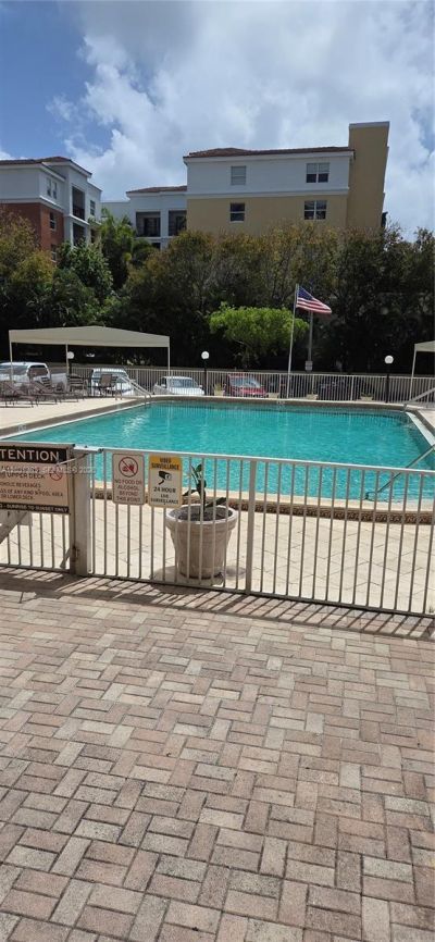 210 172nd St, Unit 127, Sunny Isles Beach, FL 33160 Photo
