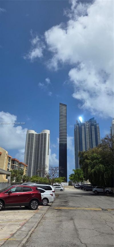210 172nd St, Unit 127, Sunny Isles Beach, FL 33160 Photo