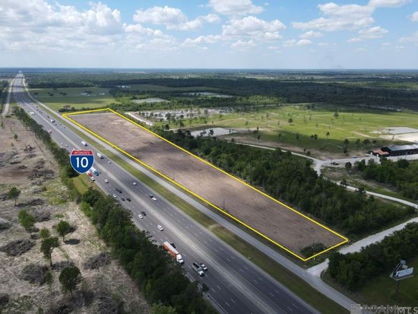 Frontage Rd, Iowa, LA 70647