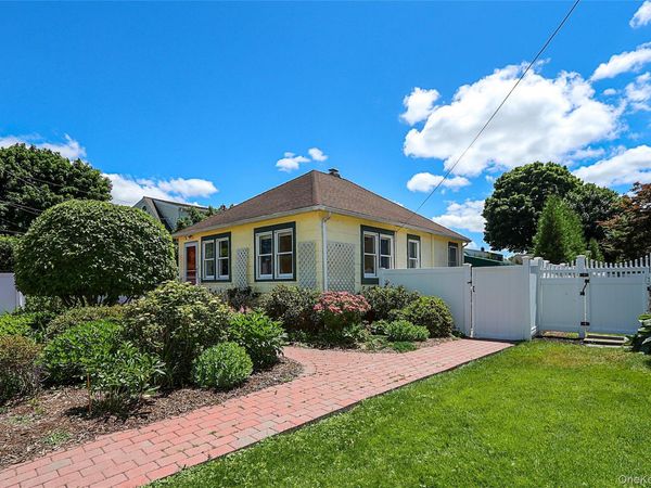 110 Franklin Avenue, East Northport, NY 11731