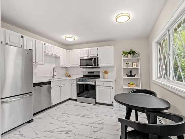 19 Fernview Ave, Unit 5, North Andover, MA 01845