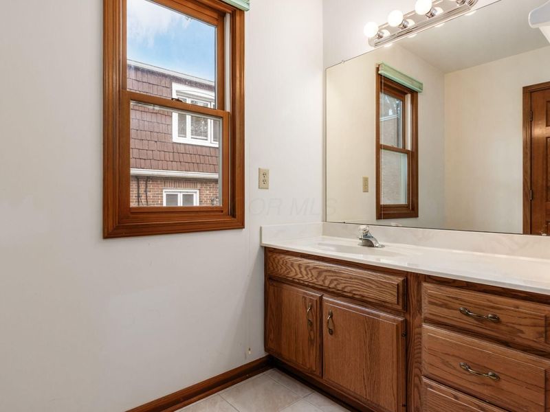 100 E Dublin Granville Road , Worthington, OH 43085 Photo 11