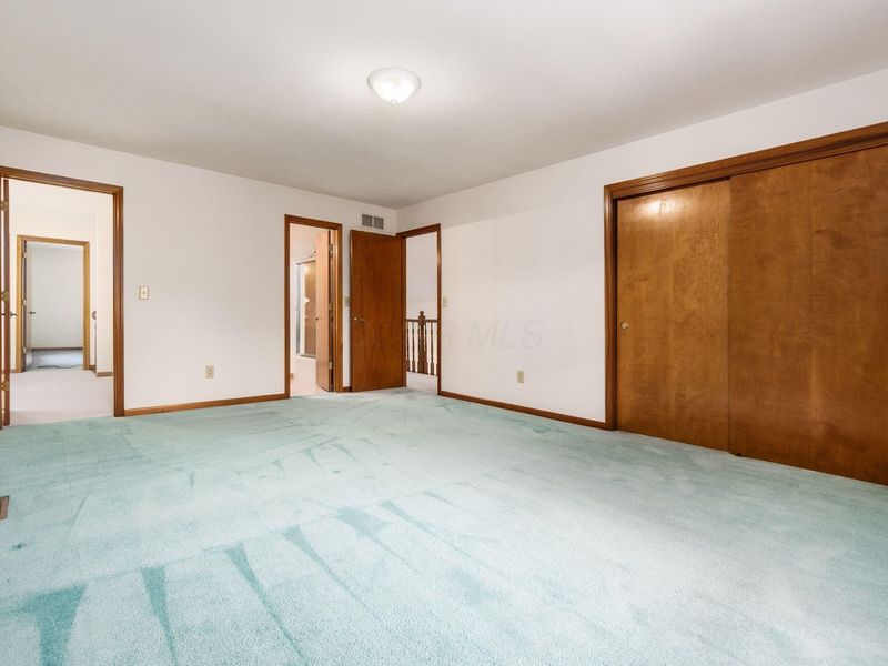100 E Dublin Granville Road , Worthington, OH 43085 Photo 34