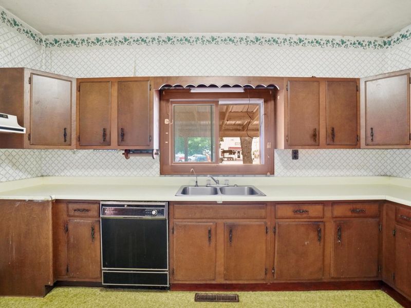 18 N Champaign Street, Catawba, OH 43010 Photo 16