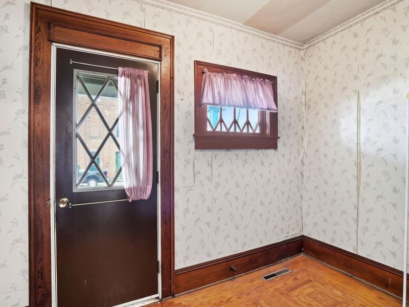 18 N Champaign Street, Catawba, OH 43010 Photo 5