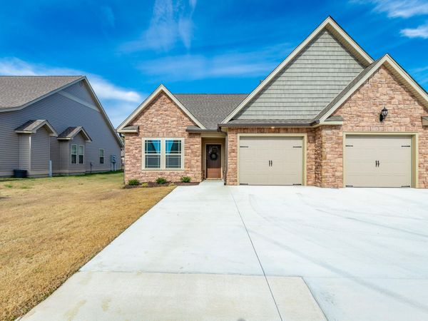 137 Sunset Cove Drive, Rossville, GA 30741
