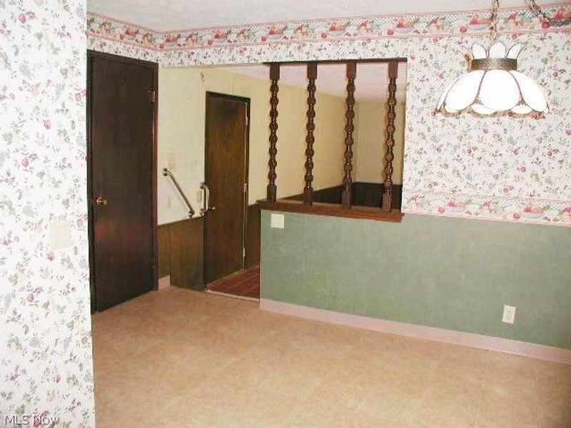 5610 Essex Drive, Seven Hills, OH 44131 Photo 12