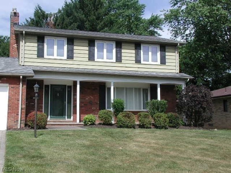 5610 Essex Drive, Seven Hills, OH 44131 Photo 2