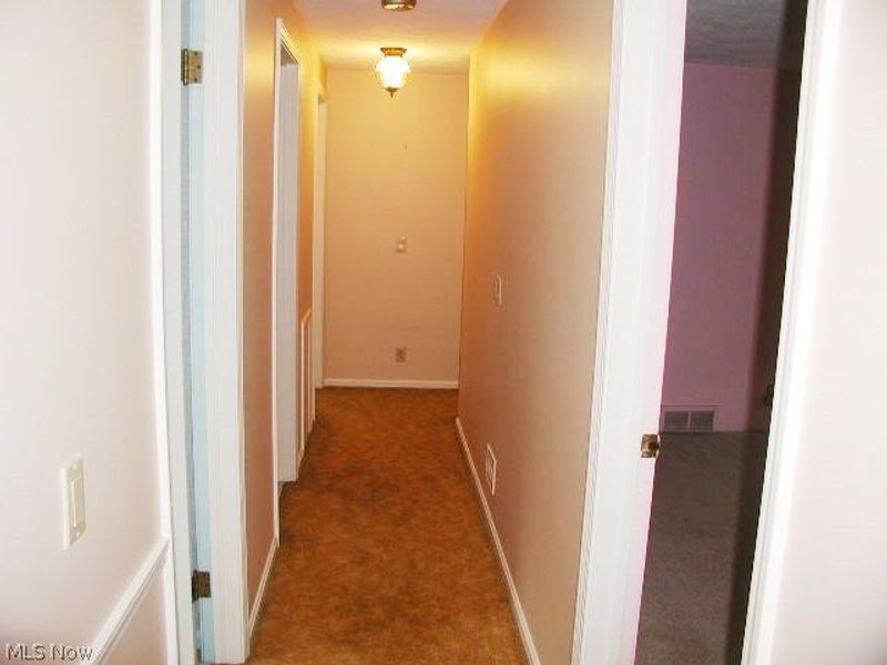 5610 Essex Drive, Seven Hills, OH 44131 Photo 21