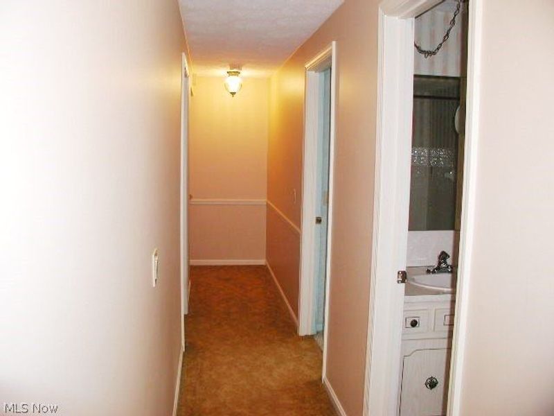 5610 Essex Drive, Seven Hills, OH 44131 Photo 29