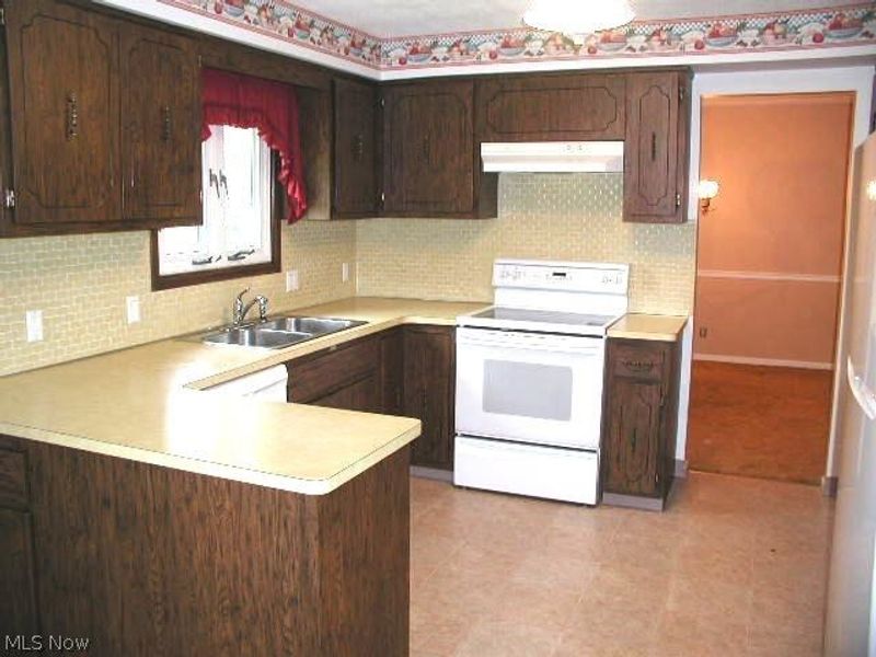 5610 Essex Drive, Seven Hills, OH 44131 Photo 9