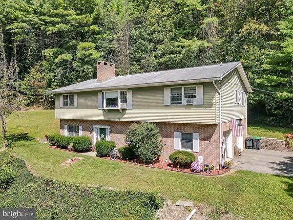 141 CHURCH HILL ROAD, LEHIGHTON, PA 18235