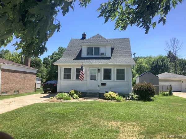 22124 Violet Street, St. Clair Shores, MI 48082
