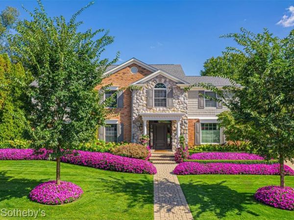 182 Chewton Road , Bloomfield Hills, MI 48301