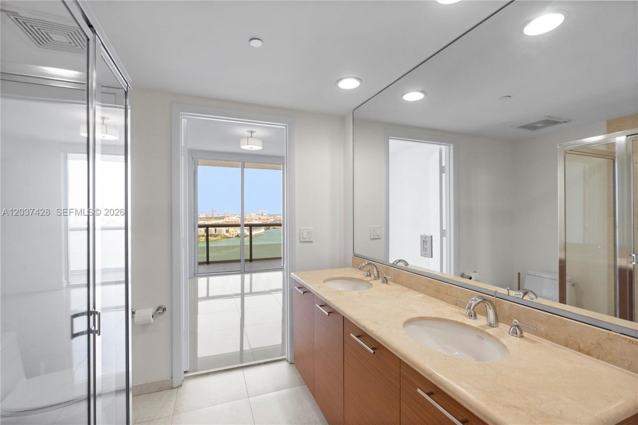 50 Biscayne Blvd , Unit 2604, Miami, FL 33132 Photo