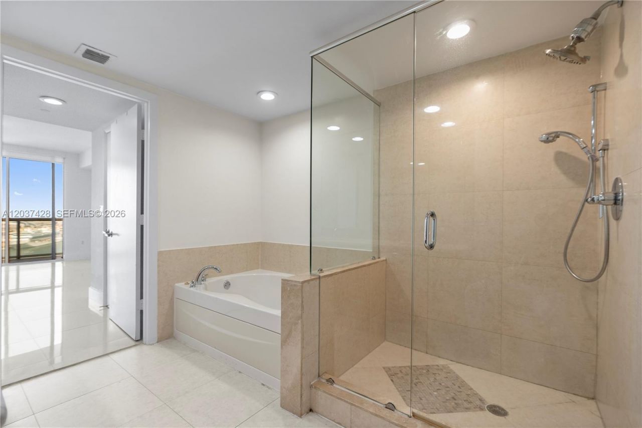 50 Biscayne Blvd , Unit 2604, Miami, FL 33132 Photo