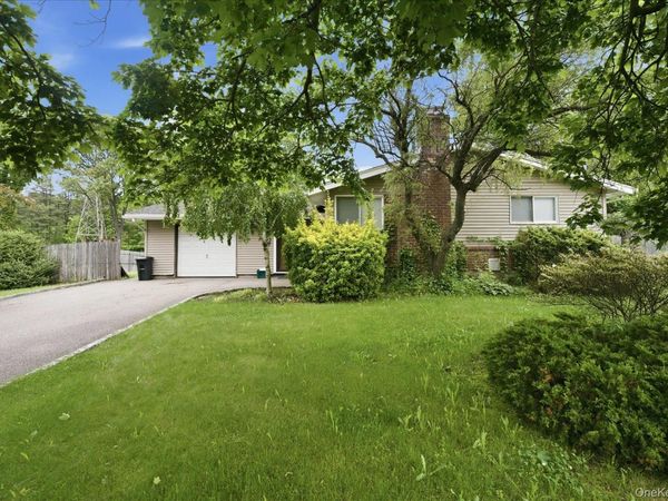 1020 Commack Road , Dix Hills, NY 11746