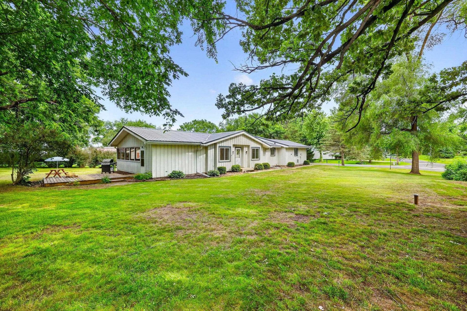 2730 Westchester Circle, Stoughton, WI 53589 Main Photo