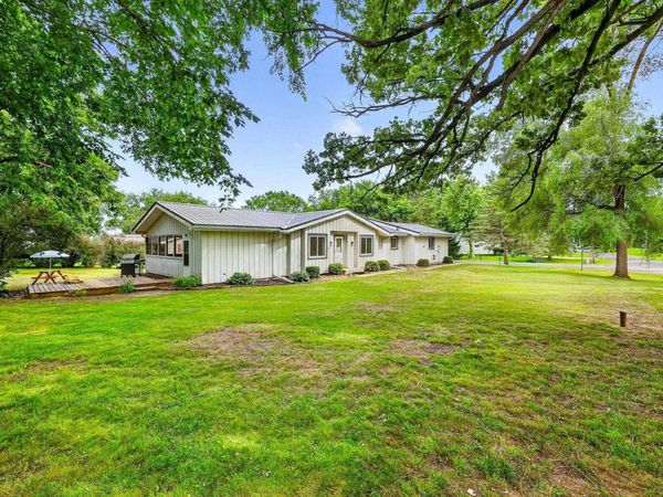 2730 Westchester Circle, Stoughton, WI 53589