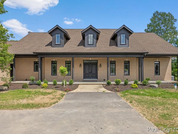 5578 Black Berry Bluff  Ct Avenue SE, Kentwood, MI 49512