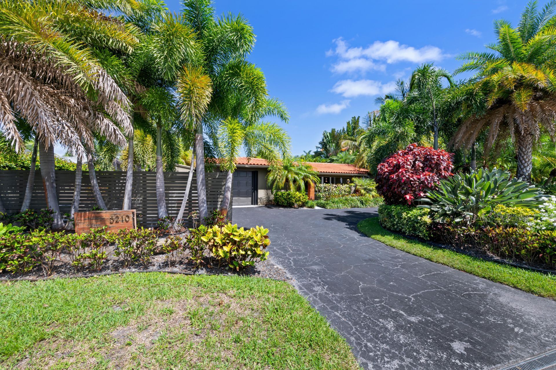 5210 NE 17th Terrace, Fort Lauderdale, FL 33334 Photo