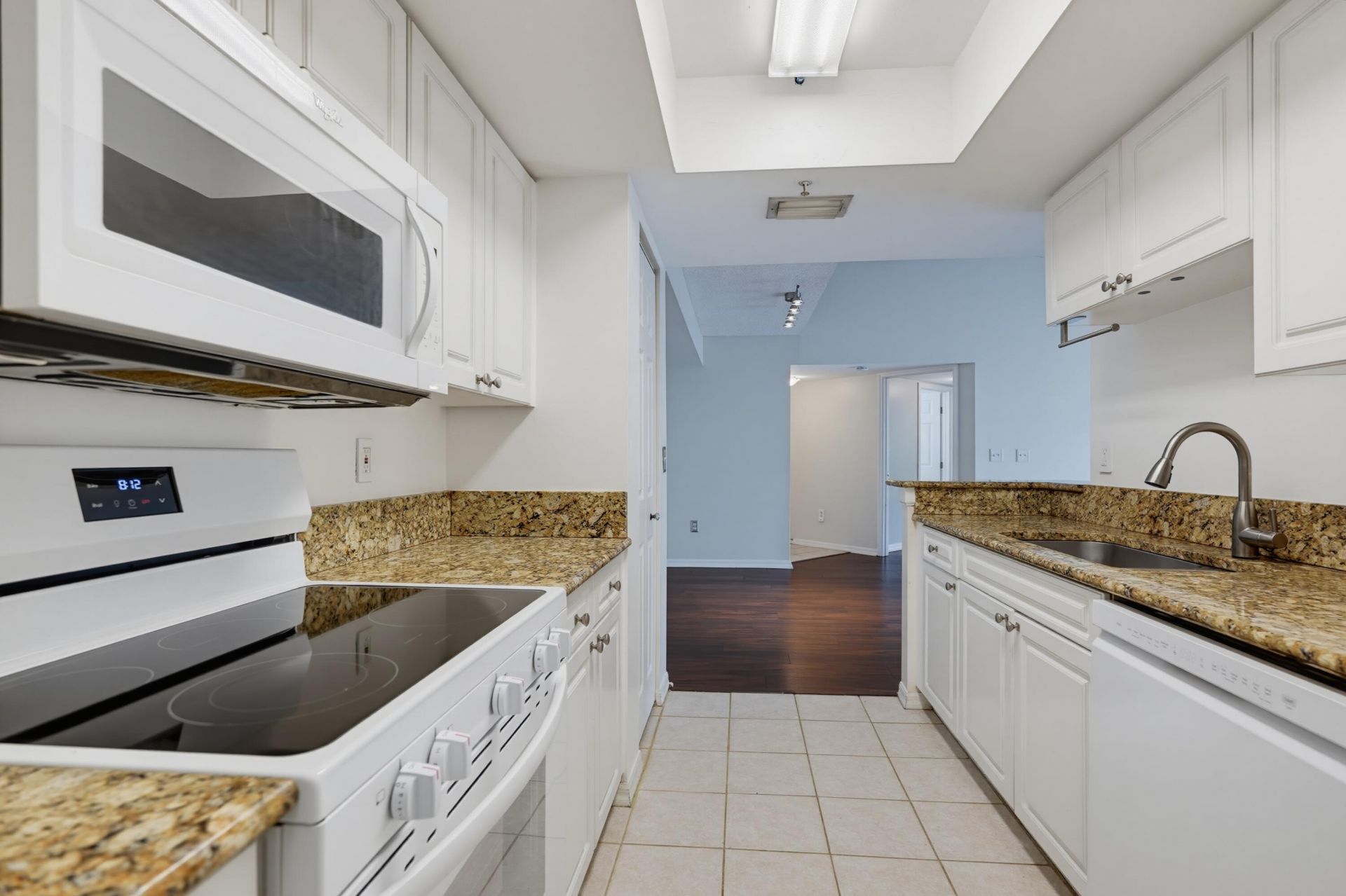 400 N Crestwood Ct Court N, Unit 417, Royal Palm Beach, FL 33411 Photo