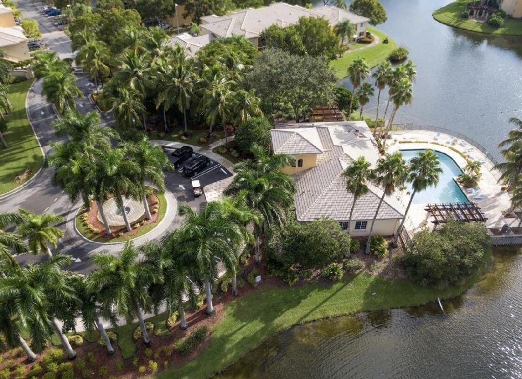 400 N Crestwood Ct Court N, Unit 417, Royal Palm Beach, FL 33411 Photo