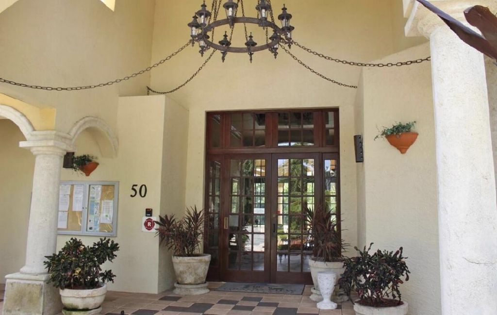 400 N Crestwood Ct Court N, Unit 417, Royal Palm Beach, FL 33411 Photo