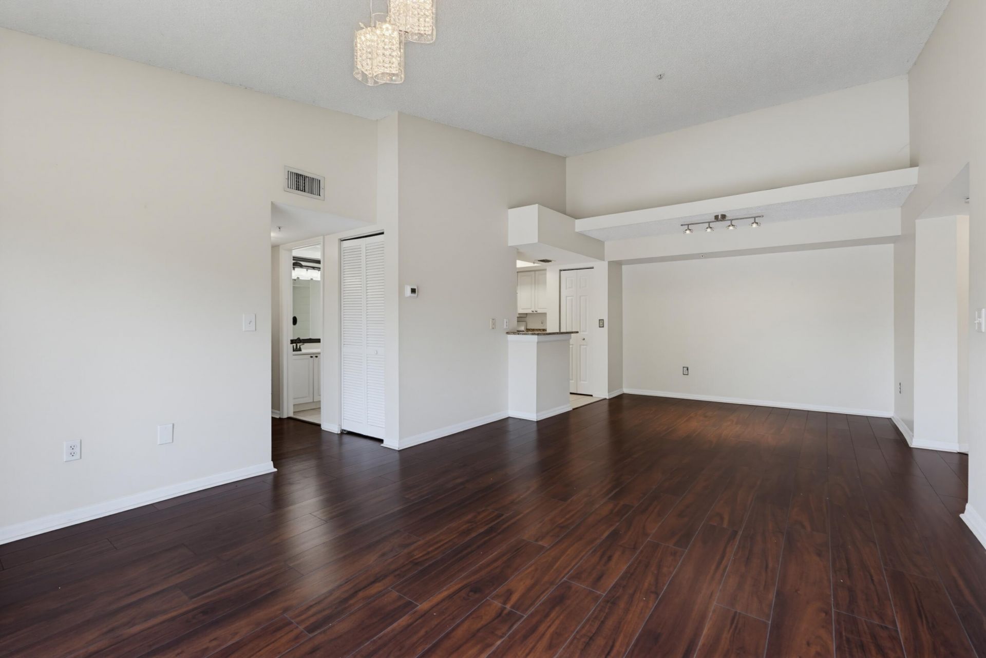 400 N Crestwood Ct Court N, Unit 417, Royal Palm Beach, FL 33411 Photo