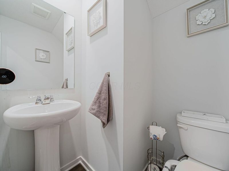 1471 Koppel Way , Columbus, OH 43228 Photo 8