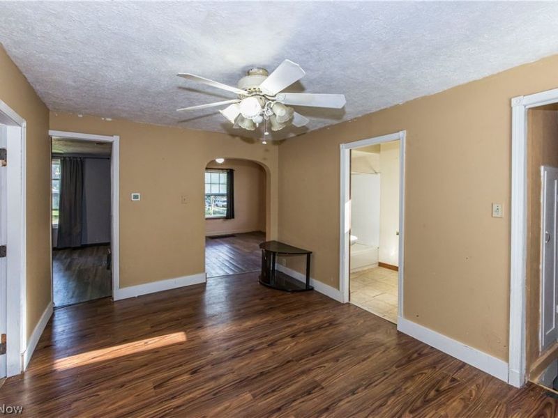 143 E Central Avenue , Ravenna, OH 44266 Photo 10