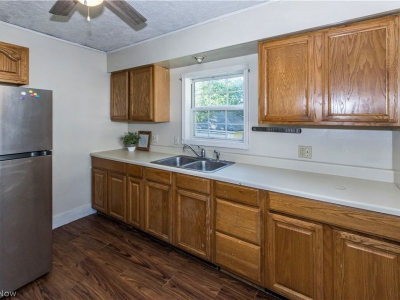 143 E Central Avenue , Ravenna, OH 44266 Photo 11