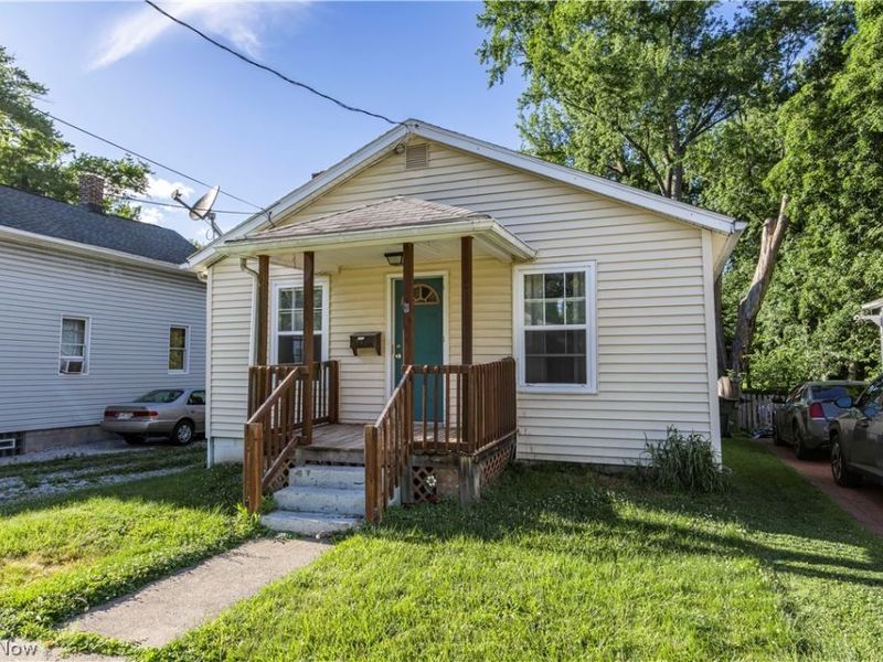 143 E Central Avenue , Ravenna, OH 44266 Photo 2
