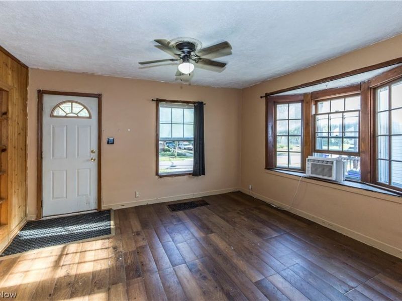 143 E Central Avenue , Ravenna, OH 44266 Photo 4