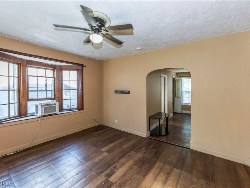 143 E Central Avenue , Ravenna, OH 44266 Photo 6