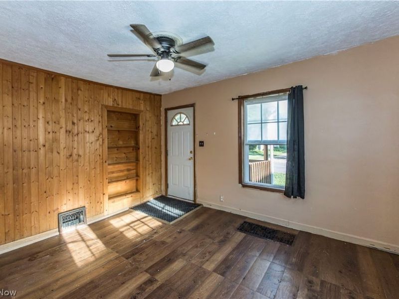 143 E Central Avenue , Ravenna, OH 44266 Photo 8