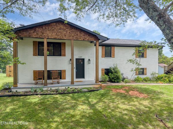 1207 Lenore Lane, Maryville, TN 37804