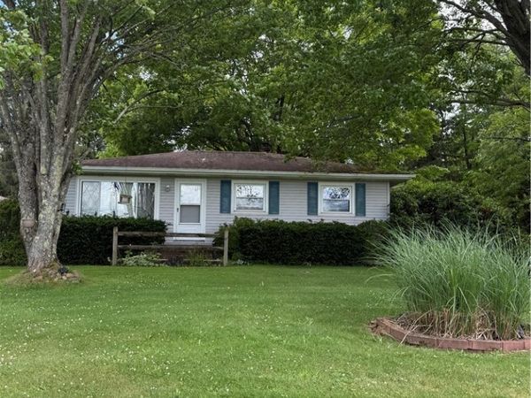 10993 Claridon Troy Road , Chardon, OH 44024