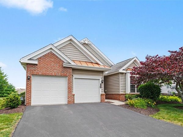 533 Pioneer Ln, Freedom, PA 15042