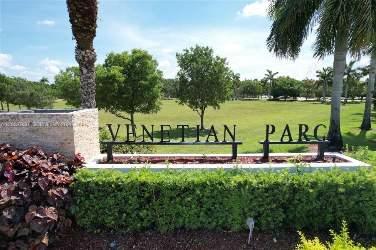 15404 SW 175th St , Miami, FL 33187 Photo