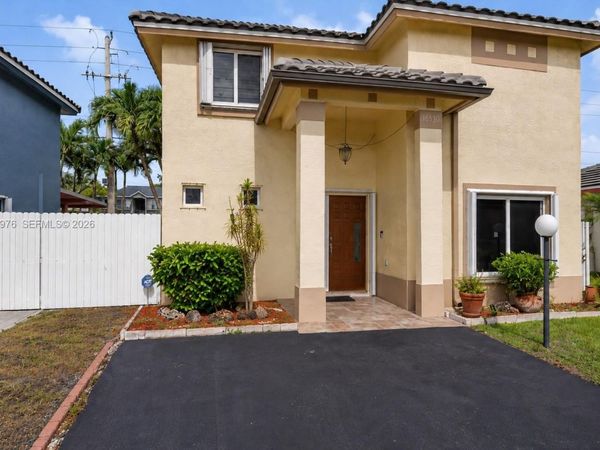 18536 NW 56th Pl , Miami Gardens, FL 33055