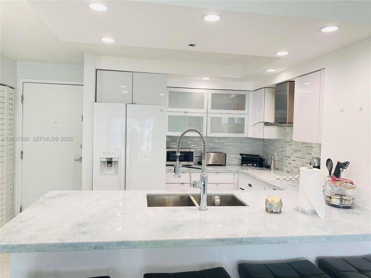 6917 Collins Ave, Unit 1205, Miami Beach, FL 33141 Photo